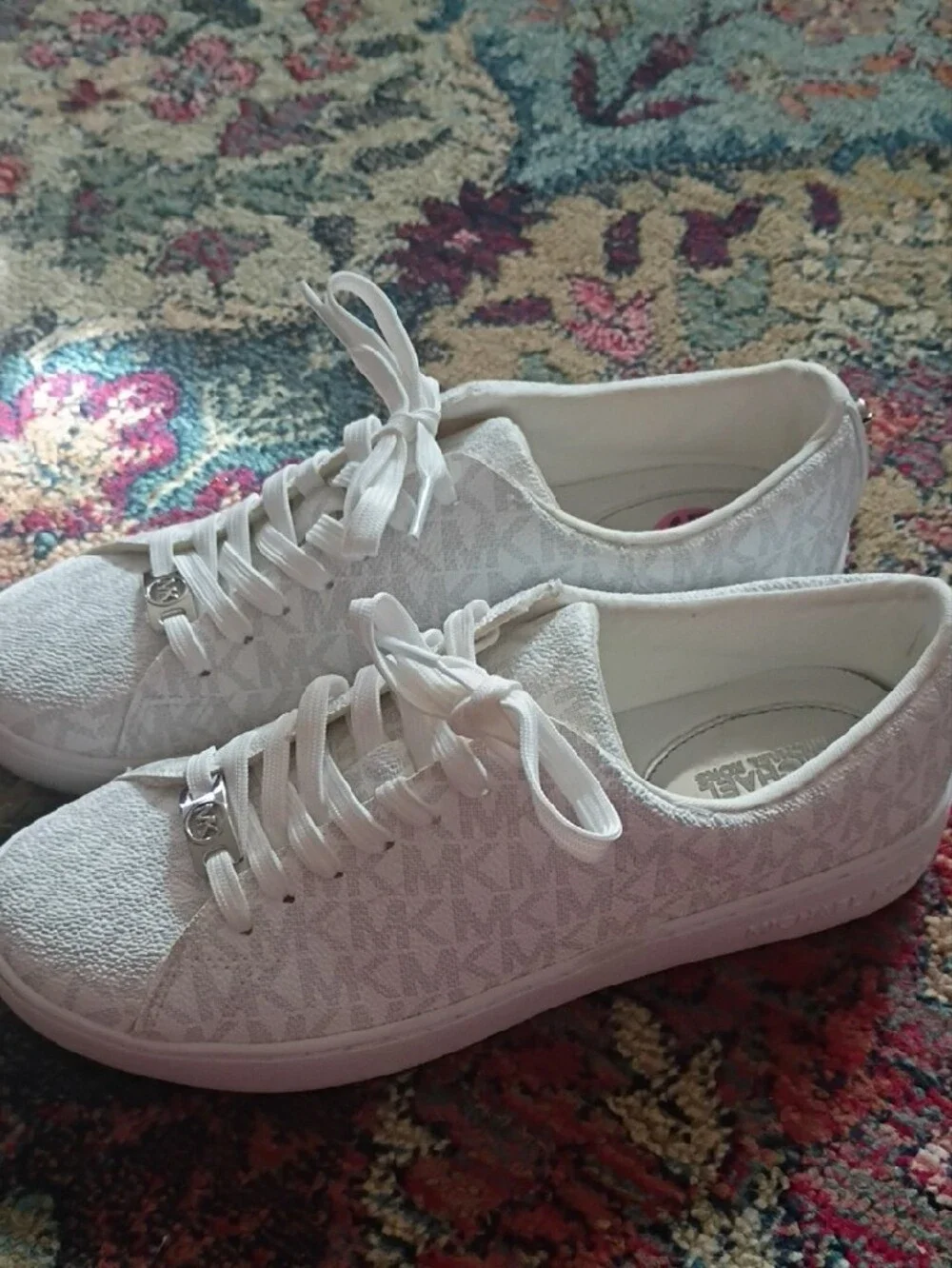Michael Kors mononogram white